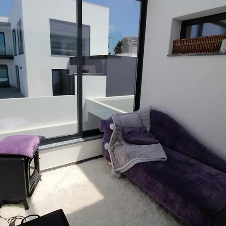 Amazing 4B Villa With Private Pool *