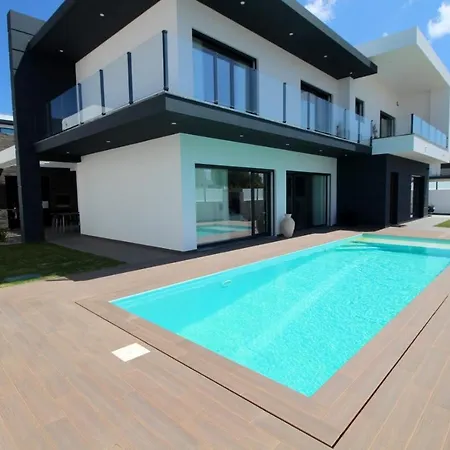 Amazing 4B Villa With Private Pool