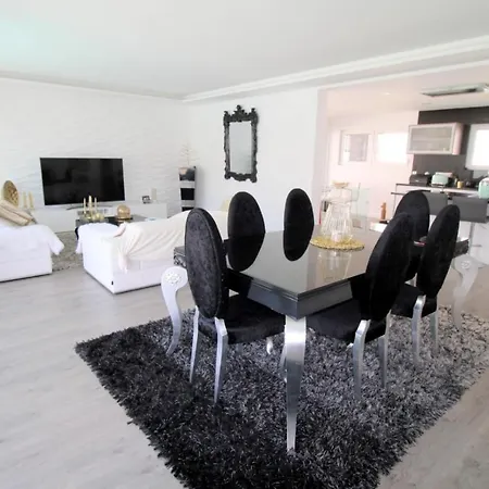 Amazing 4B Villa With Private Pool 別荘 *